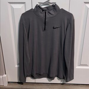 Nike men’s stride Dri-FIT pullover